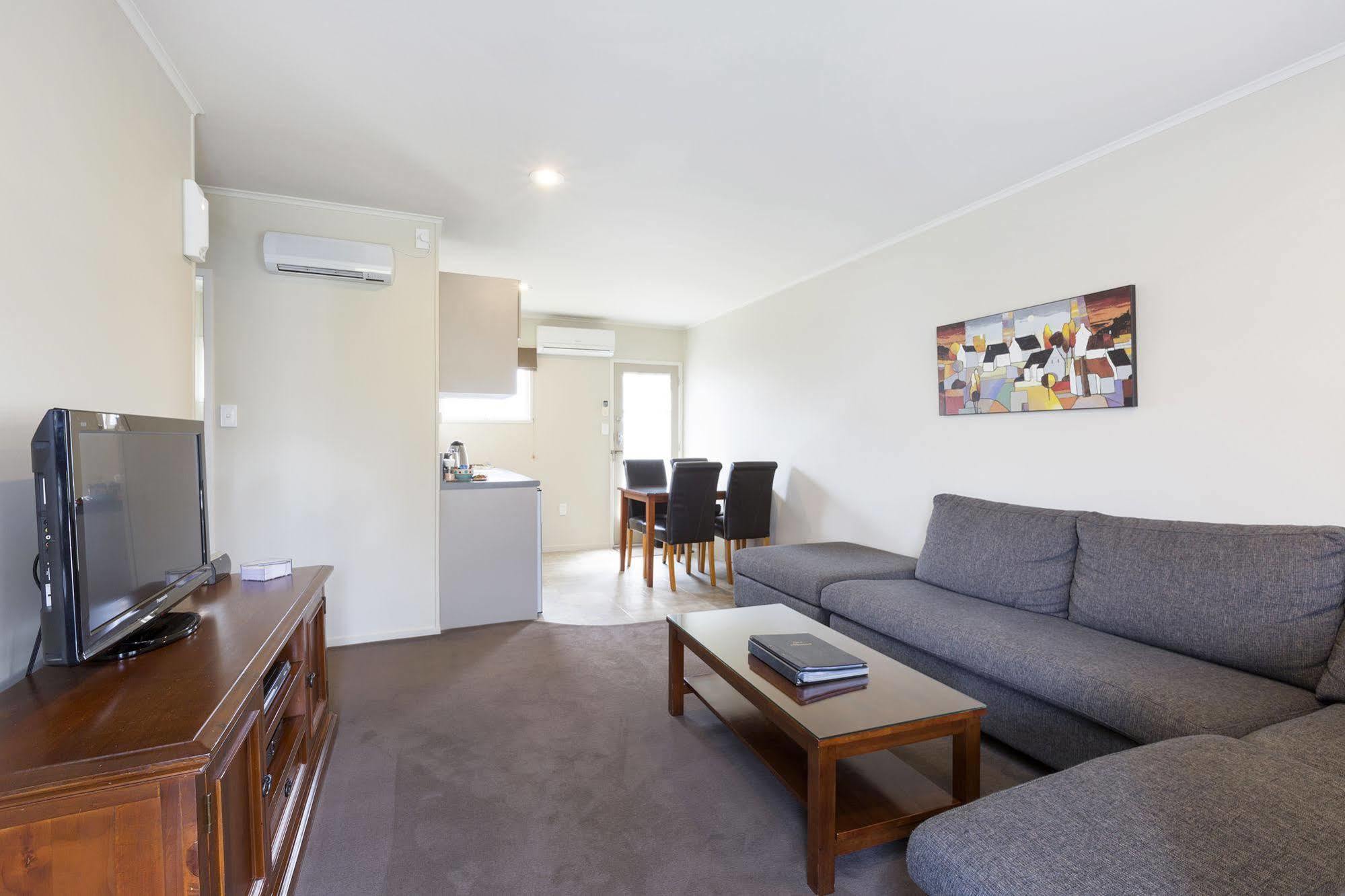 Colonial Court Motor Inn Tauranga Dış mekan fotoğraf