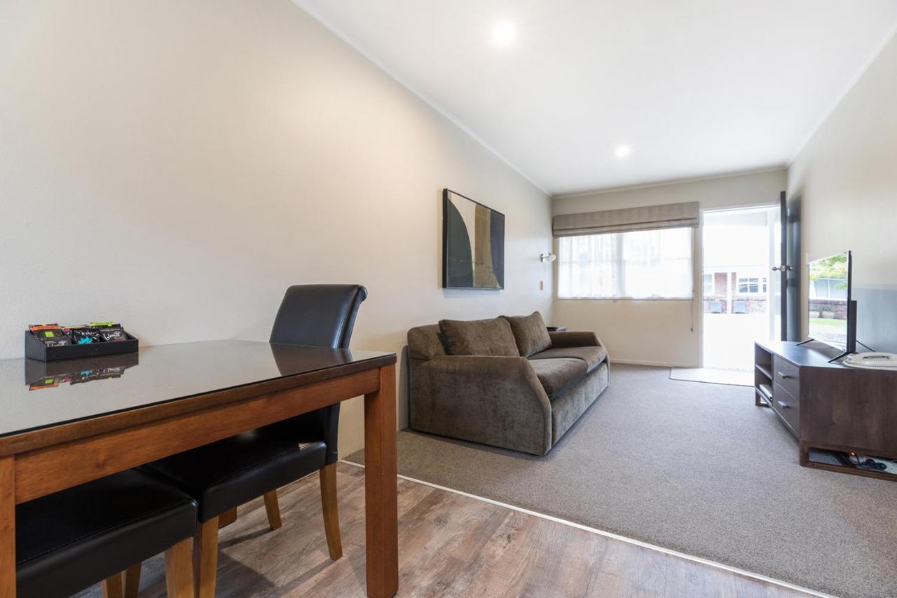 Colonial Court Motor Inn Tauranga Dış mekan fotoğraf